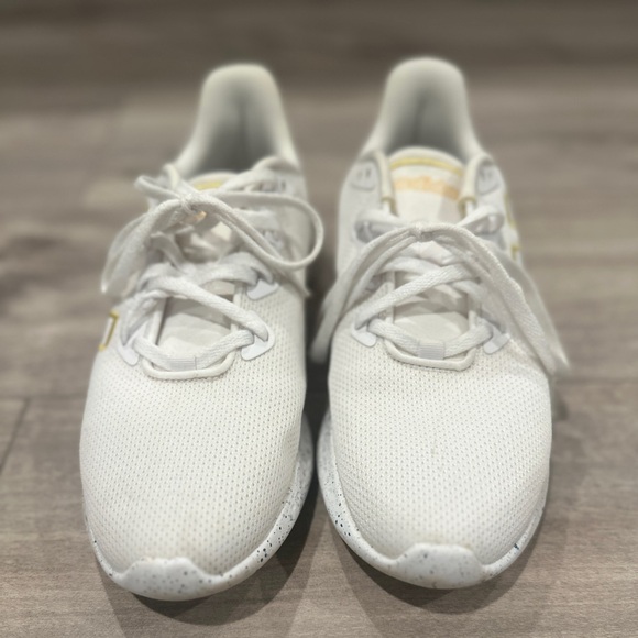 Adidas shoes with Cloudfoam - Picture 7 of 7